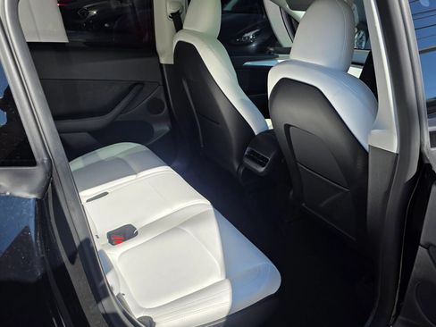 Used 2025 Tesla Model Y Long Range AWD/4WD image 14