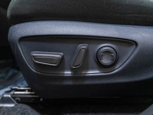 Used 2025 Toyota RAV4 XLE AWD/4WD image 22