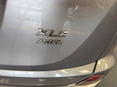 Used 2017 Toyota RAV4 XLE w/ Premium Special Value Package AWD/4WD image 6