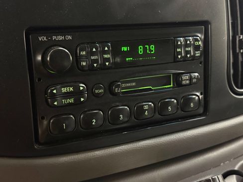 Used 2001 Ford E-350 and Econoline 350 XLT image 53