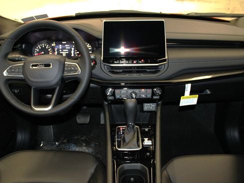 New 2026 Jeep Compass Limited image 9