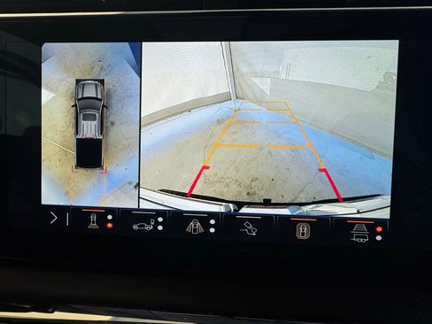 Used 2024 GMC Sierra 1500 AT4X image 28