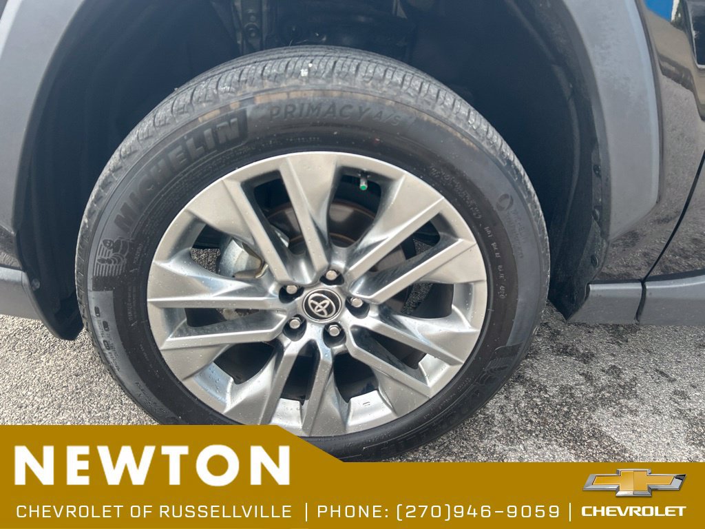 Used 2025 Toyota RAV4 XLE Premium w/ Weather Package AWD/4WD image 41