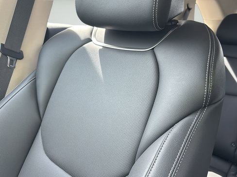 Certified 2026 Genesis GV70 2.5T AWD/4WD image 41