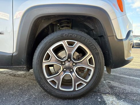 Used 2017 Jeep Renegade Limited image 28