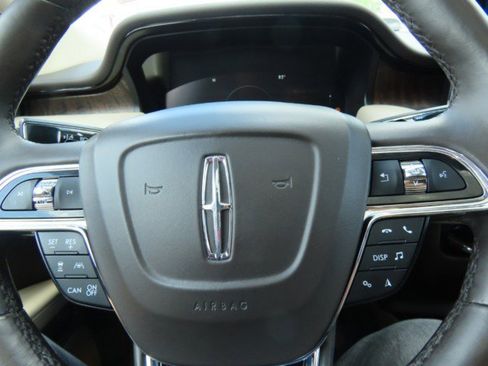 Used 2021 Lincoln Nautilus Reserve w/ Equipment Group 202A image 27