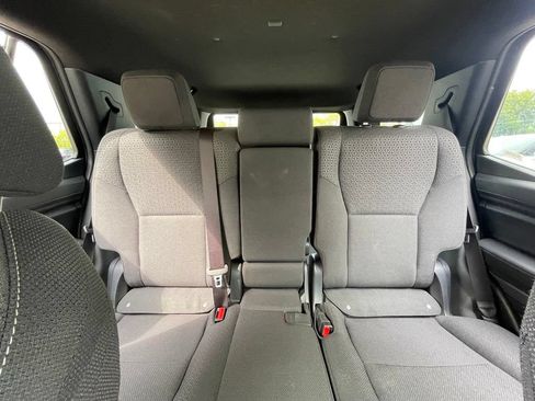 Used 2025 Toyota 4Runner SR5 AWD/4WD image 31