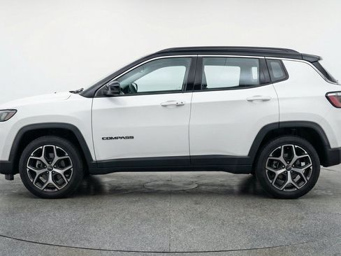 Used 2025 Jeep Compass Limited AWD/4WD image 5