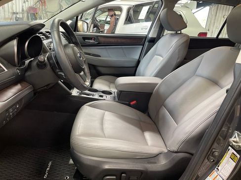 Used 2019 Subaru Outback 2.5i Limited AWD/4WD image 14