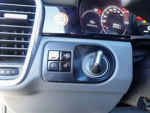 Used 2019 Porsche Cayenne image 16