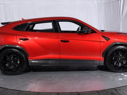 Used 2024 Lamborghini Urus Performante image 3
