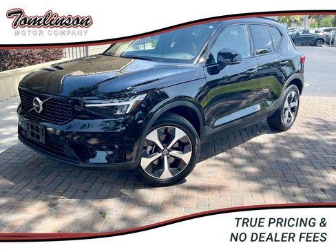 Used 2023 Volvo XC40 B5 Plus w/ Driver Assist Package image 1