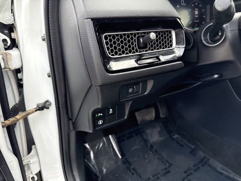 Used 2023 Honda Civic Touring image 18