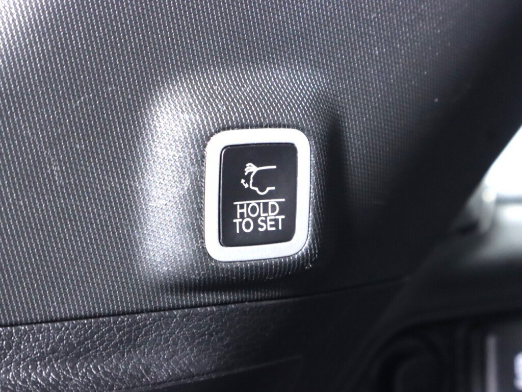 Used 2023 Jeep Grand Cherokee Summit AWD/4WD image 46