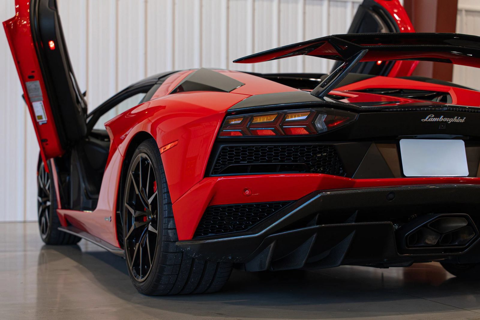 Used 2018 Lamborghini Aventador S AWD/4WD image 27