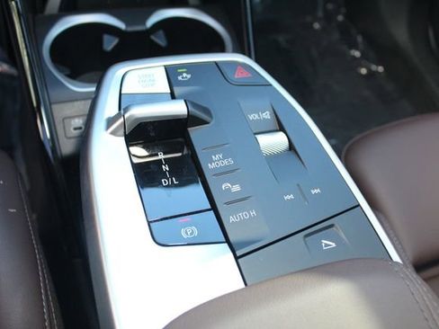 Used 2025 BMW X1 xDrive28i w/ Premium Package image 15