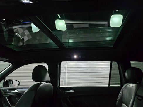 Used 2023 Volkswagen Tiguan SE R-Line image 19