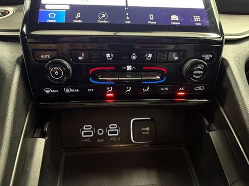 Used 2024 Jeep Grand Cherokee Limited w/ Luxury Tech Group II AWD/4WD image 20