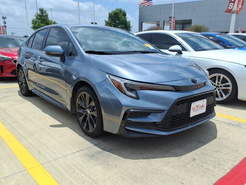 Used 2024 Toyota Corolla SE FWD image 3