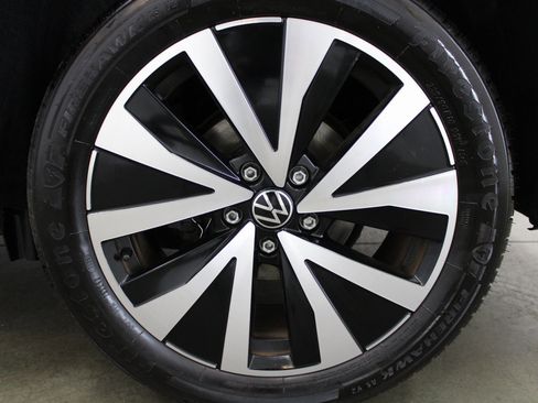 Used 2022 Volkswagen Taos SE image 9