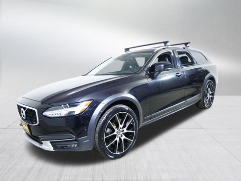Used 2019 Volvo V90 T6 Cross Country w/ Protection Package Premier image 3