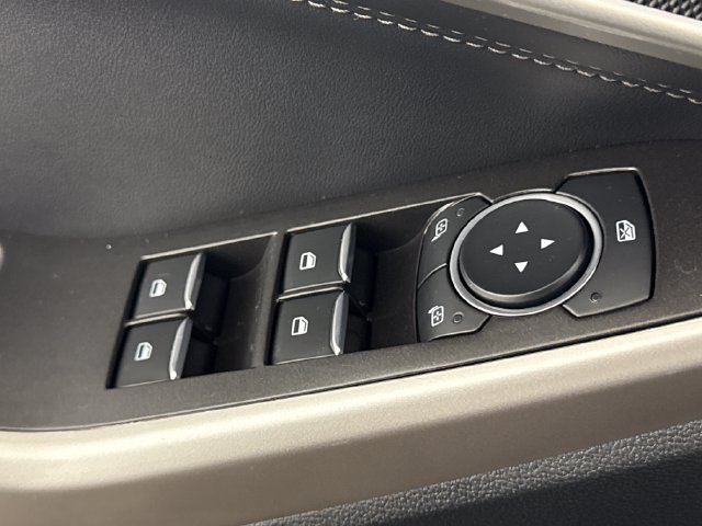 Used 2023 Ford Explorer XLT AWD/4WD image 30