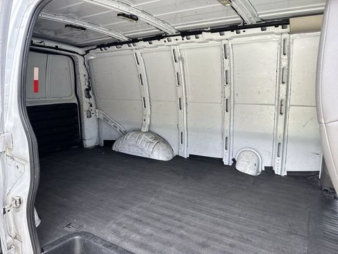 Used 2021 Chevrolet Express 2500 RWD image 37