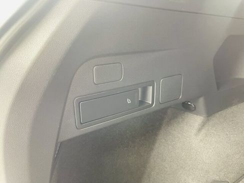 Used 2023 Volkswagen Tiguan SE R-Line AWD/4WD image 19