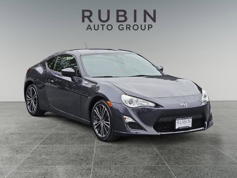 Used 2014 Scion FR-S 6AT image 1