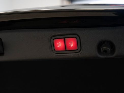 Used 2022 Mercedes-Benz E 350 Sedan image 15