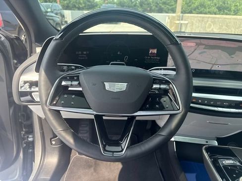 Used 2025 Cadillac Lyriq Sport AWD/4WD image 9