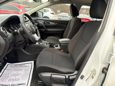 Used 2019 Nissan Rogue Sport S image 17