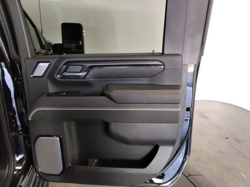 Used 2024 GMC Sierra 2500 AT4X image 46