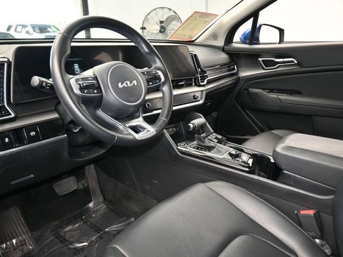 Used 2023 Kia Sportage EX image 13