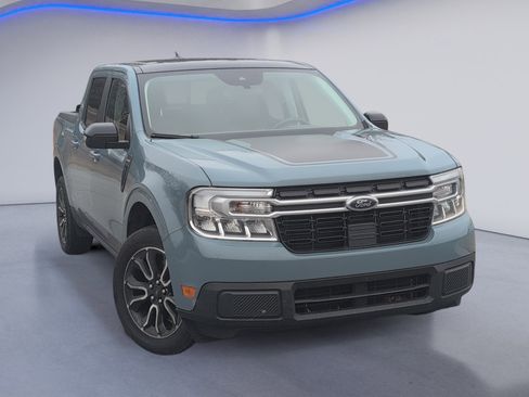 Used 2022 Ford Maverick Lariat w/ Lariat Luxury Package image 2