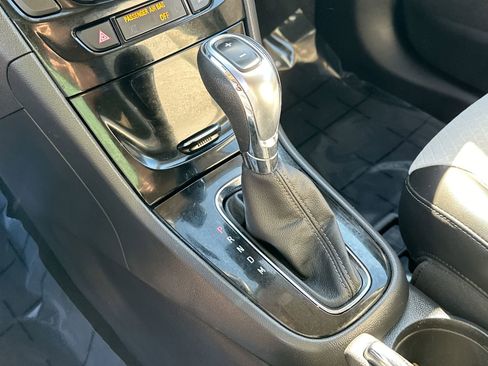 Used 2022 Buick Encore Preferred w/ Safety Package image 19