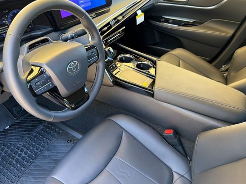 New 2026 Toyota Mirai RWD image 11
