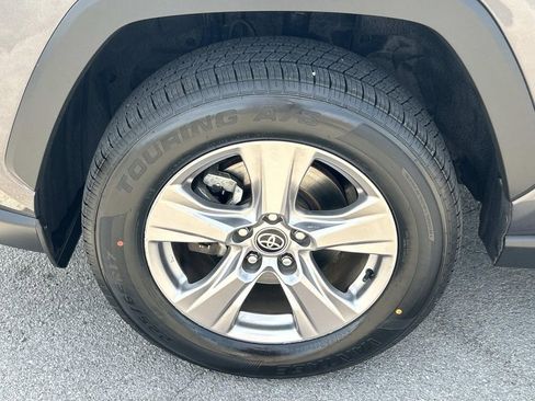 Used 2022 Toyota RAV4 XLE image 14