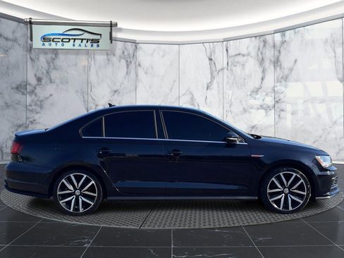 Used 2018 Volkswagen Jetta GLI image 9