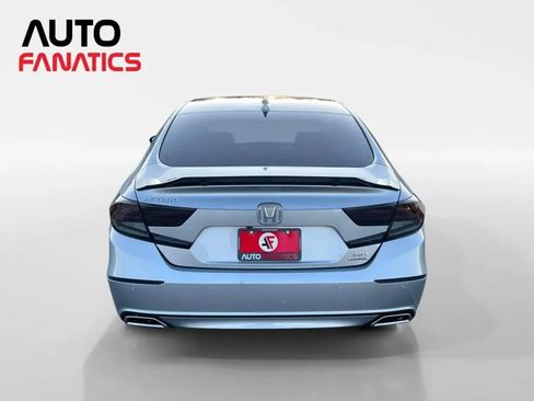 Used 2018 Honda Accord Touring image 4