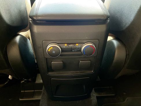 Used 2020 Ford Explorer 2WD image 23