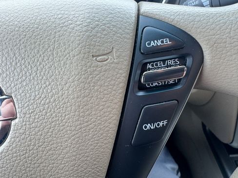 Used 2011 Nissan Murano S image 18