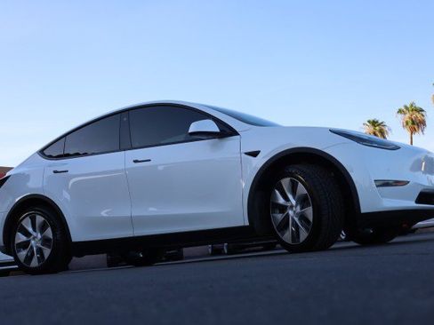 Used 2021 Tesla Model Y Long Range AWD/4WD image 12
