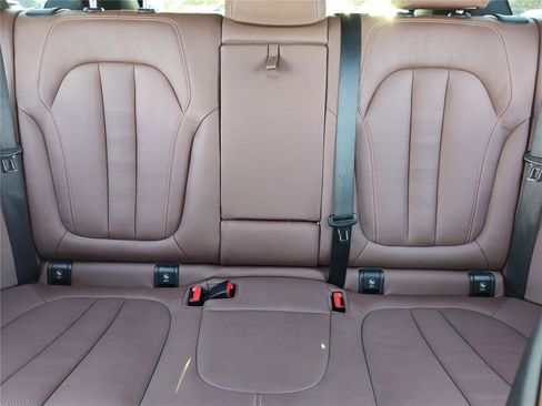 Used 2022 BMW X5 xDrive40i w/ Parking Assistance Package image 26