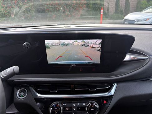 Used 2025 Buick Envista Sport Touring image 22