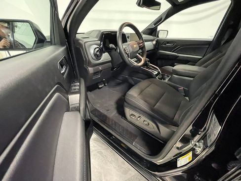Used 2024 Chevrolet Colorado LT w/ LT Convenience Package II AWD/4WD image 20