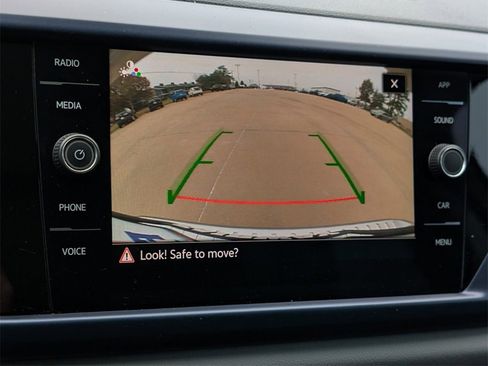 Used 2023 Volkswagen Taos SE w/ Panoramic Sunroof Package image 24