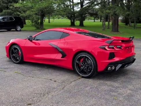 Used 2021 Chevrolet Corvette Stingray Coupe w/ Z51 Performance Package image 6