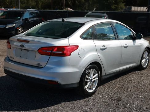 Used 2016 Ford Focus SE FWD image 7