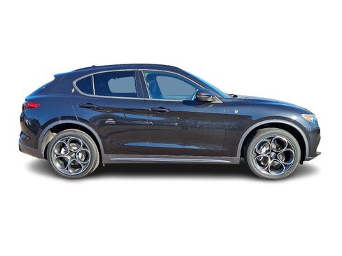 Used 2022 Alfa Romeo Stelvio Ti image 7